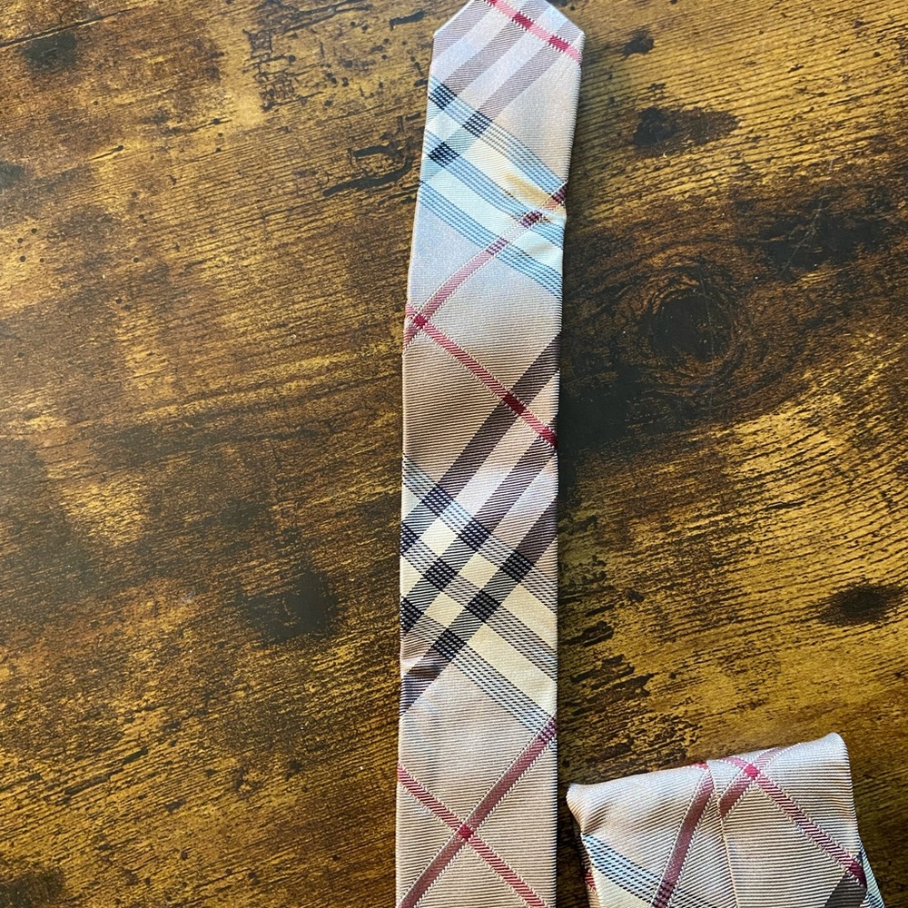 Burberry London men’s tie - Picture 5 of 11